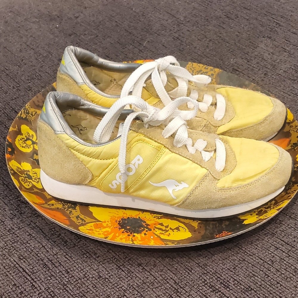 Vintage Kangaroos tennis shoes